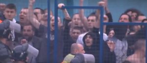 PREKID U PALANCI: Domaći igrači morali da beže na svom stadionu, pristalice Partizana gađaju pirotehnikom (VIDEO)