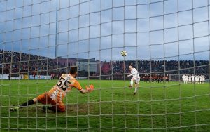 ‘ČEMU SLUŽI KUP’: Delije u neverici, Grobari likuju, a evo šta će se večeras pevati u ‘je*enom Štitaru’ kod Šapca (FOTO) (VIDEO)