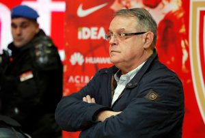 ČOVIĆ ODGOVORIO BOKANU: Pitanje šampiona rešavano po aerodromima, svlačionicama i javnim kućama, nisi video Tita nego Bartomeua