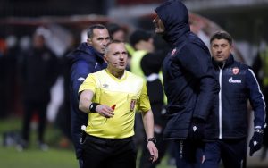 ZVEZDA SERVIRALA OSVETU: Delije sada slavile – dva gola, 14 žutih kartona, a od toga dva igračima koji nisu uopšte bili u igri (FOTOGALERIJA)