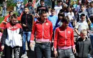 PREKO 400 MALIŠANA: Školarci uživali u druženju sa Savićem i Stojkovićem (VIDEO)