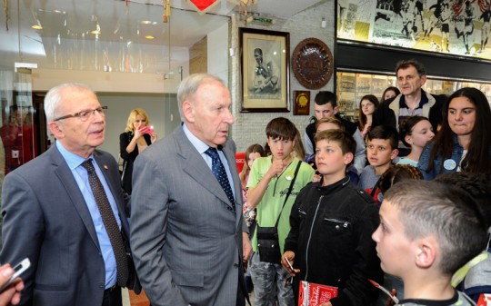 NASTAVLJENA USKRŠNJA ČAROLIJA: Zvezda ugostila decu sa Kosova i Metohije, Banjaluke…