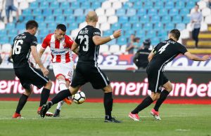 ‘VEČITO DRUGARSTVO’: Na terenu ljuti rivali, van njega fudbaleri Zvezde i Partizana prijatelji (FOTO)