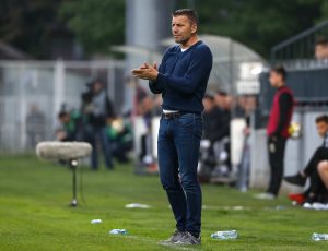 LALATOVIĆ: Zašto da se vređamo! ĐUKIĆ: Ovo nije normalno!