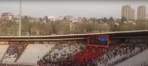 OVO DO SADA NISMO VIDELI: Pogledajte kako izgleda ‘podeljena’ južna tribina (VIDEO)