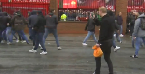 HULIGANIZAM: Navijač Liverpula kritično, dvojica navijača Rome uhapšena, snimljen i čekić (FOTO)