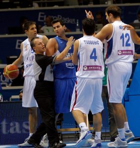 HAOS U IZRAELU: Najbolji igrač tamošnjeg prvenstva oteran iz kluba, prebio bivše krilo FMP-a u svlačionici (FOTO)