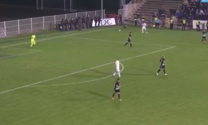 KAKAV POKLON – ČIST AMATERIZAM: Navijači Partizana ne pamte kada je primljen ovako ‘glup’ gol (VIDEO)