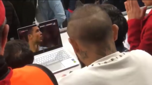 DOK JE IGRAO NJEGOV BAJERN ON GLEDAO JUVE: Pogledajte kako je Vidal reagovao na kontroverzni penal u Madridu (VIDEO)