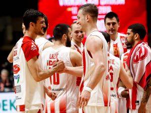 VOĐSTVO CRVENO-BELIH NA POLUVREMNU: Navijači Zvezde tačno znaju šta ovom timu nedostaje (TVITOVI)