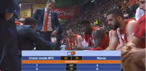 UTISCI SA POLUVREMENA: Zvezda vodi, ali se zvezdaši šale na račun englesko-beogradskog tajm-auta Alimpijevića (FOTO)