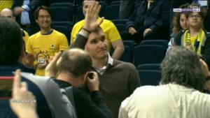 NISU GA ZABORAVILI: Navijači Fenera na sjajan način dočekali Bogdana Bogdanovića u Istanbulu (VDEO)