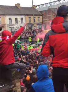CELODNEVNA ŽURKA: Navijači Liverpula napravili ludnicu na ulicama, pred susret sa Sitijem (FOTO) (VIDEO)