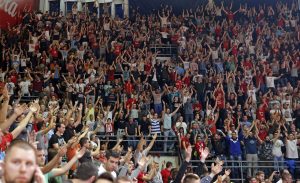 SVE SE TRESLO OD APLAUZA: Evo kako je u Pioniru dočekan Alimpijević, a kako Aleksandar Džikić od zvezdaša (VIDEO)