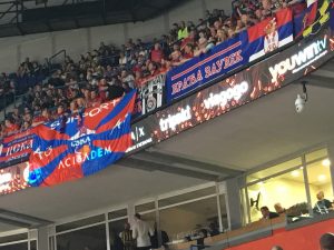 CRNO-BELA ZASTAVA NA TRIBINAMA: Arenom se orilo – ‘Partizan, Partizan!’ (VIDEO)