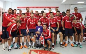 ZVEZDA UGOSTILA MALOG NEMANJU: Crveno-beli ispunili želju mališanu obolelom od raka