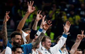 GALA VEČE U BEOGRADU: Evroliga nagradila najbolje, zar ste sumnjali ko će biti MVP? (VIDEO)