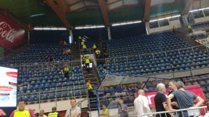 PRVE SLIKE IZ PIONIRA: Hala poluprazna, nema Grobara (FOTO) (VIDEO)