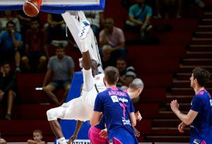 SVI SU ZANEMELI: Jezivo! Bandža Si pao na glavu sa dva metra visine! (FOTOGALERIJA)