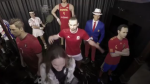 GENIJALNO: Kada ‘voštani’ Geret Bejl naprasno oživi… (VIDEO)