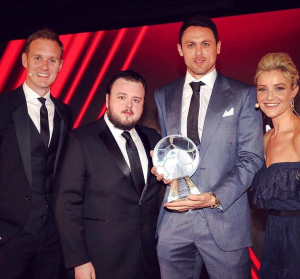 TO, SRBINE: Mančester junajted na gala svečanosti nagradio Nemanju Matića – a on komentarom ih sve nasmejao! (VIDEO)