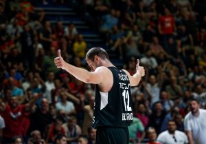 STVARI KOJIMA NE SME BITI MESTA U HALAMA: Zvezda kažnjena zbog vređanja Veličkovića