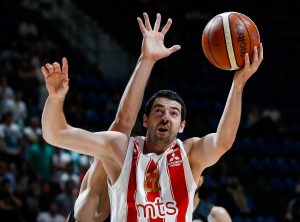 REAKCIJE SA TVITERA: Delije slave Ročestija, Grobari nezadovoljni (FOTO)