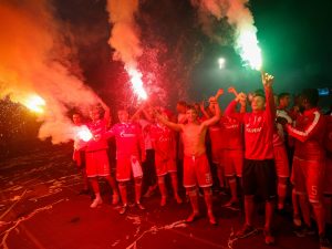 REAKCIJE ZVEZDAŠA NA LETONCE: Spartaks lak plen, većina navijača Zvezde starija od Spartaksa