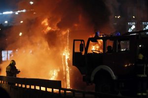 DELIJE U NEVERICI: U jeku slavlja zapalio se autobus sa fudbalerima Zvezde – ali bukvalno! (FOTO) (VIDEO)