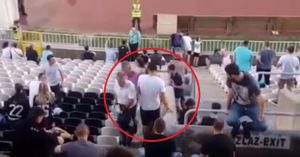 EUFORIJA CRNO-BELIH: Specijalan gost u Humskoj – napadač kojeg navijači žele stigao na meč sa Čukaričkim! (VIDEO)