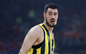 PROBLEM ZA FENER: Nikola Kalinić propušta četvrti meč protiv Žalgirisa?