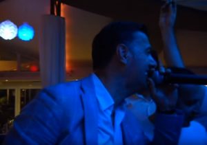 ‘PEVAJ SRBIJO, ZEMLJO JUNAKA’: Ovako to izgleda kada se mikrofona dohvati selektor naše reprezentacije (VIDEO)