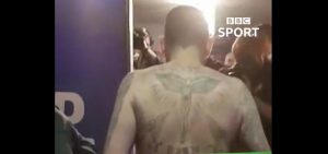 ODRŽAO OBEĆANJE: Osvojio titulu šampiona sveta i skinuo se go na radost ženskog sveta (VIDEO)