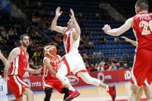 REAKCIJE SA TVITERA: Zvezda je ubedljiva, ali navijači su nezadovoljni jednim momkom (FOTO)