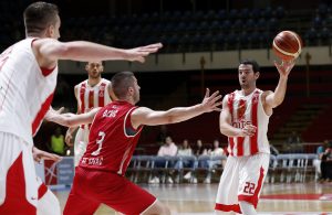 SLS, PLEJ-OF: Zvezda deklasirala Vršac na startu četvrtfinala (FOTO)