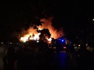 HOTSPORT SAZNAJE: Haos u Beogradu – gori jedan od najstarijih srpskih stadiona! (FOTO)