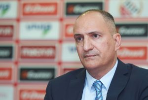 ZVEZDAŠI ĆE BITI ODUŠEVLJENI: Mrkela iz Austrije poručio – Borjan ostaje, reprezentativac sa Mondijala bi mogao da dođe!