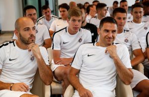 HOTSPORT SAZNAJE: Sem ‘Mesijevog kapitena’ Partizan pregovara sa domaćim štoperom