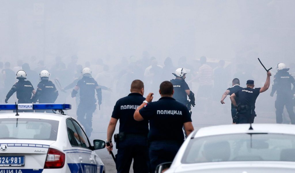 ‘KRVAVA UVERTIRA’ ZA DERBI: U tuči pristalica Partizana i Zvezde stradao navijač crno-belih