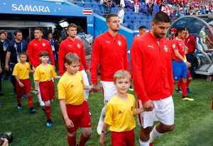 CELODNEVNO ‘MALTRETIRANJE’: Sergej juri Mitra i ‘pecka’ ga zbog jučerašnje utakmice!