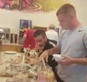 ZAVIRITE NA DORUČAK IGRAČA PARTIZANA: Rano ustajanje im baš teško pada, neki se čak i ljute… (VIDEO)