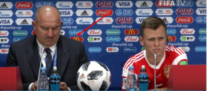 NEODLOŽNA PORUKA: Kad Vladimir Putin usred konferencije pošalje SMS selektoru… (VIDEO)