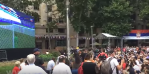 ‘LUDNICA’ NA TRGU ‘NIKOLE PAŠIĆA’: Pogledajte delirijum posle gola Aleksandra Kolarova (VIDEO)