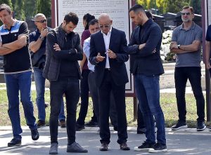 OKUPIO SE FUDBALSKI KREM, A I ŠIRE: Veliki broj poznatih na sahrani Gorana Bunjevčevića (FOTOGALERIJA)