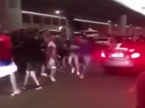HAOS NAKON UTAKMICE: Albanac oteo srpskim navijačima zastavu, usledila žestoka tuča (VIDEO)
