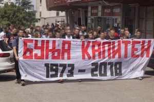 FOTO-UBOD: Delije sa zastavom poslednjeg pozdrava Bunjevčeviću došle na stadion, a onda pokrenule akciju (FOTO)