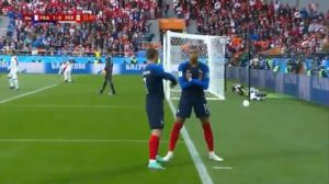 FRANCUSKA VODI: Peru izdržao 34 minuta, sada mora da napada (VIDEO)