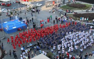 SPEKTAKL NA TRGU REPUBLIKE: Održan ‘Olimpijski čas boksa’ na atraktivnoj lokaciji (FOTO)