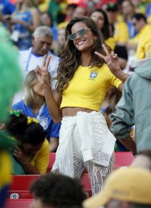 ODLUKA FIFA UDAR NA ZDRAV RAZUM: Nema više lepotica sa tribina Mondijala! (ANKETA)