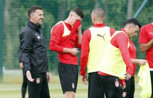 PESMU POSVEĆENU REPREZENTACIJI NEĆETE MOĆI DA IZBACITE IZ GLAVE: ‘Dobiće ga u rašlje od Prije’ (VIDEO)